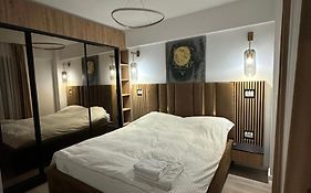 Q Business Apartment